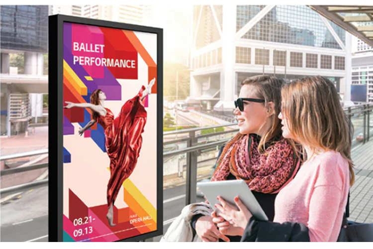 65 Inch Outdoor floor stading Digital Signage For Supermarket Advertising USB Wifi Network